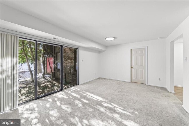 Building Photo - 102 Mountainview Dr