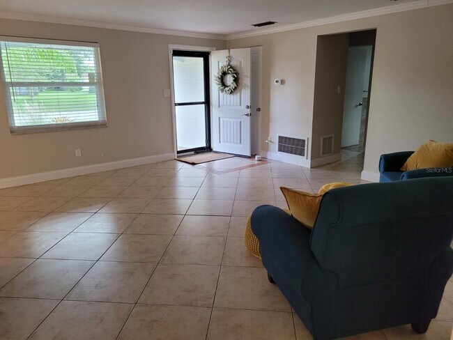 Building Photo - 3157 Goldenrod St