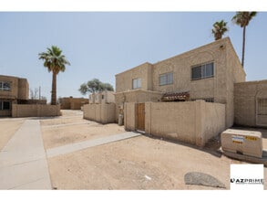 Building Photo - Discover Comfort and Style in this Phoenix...