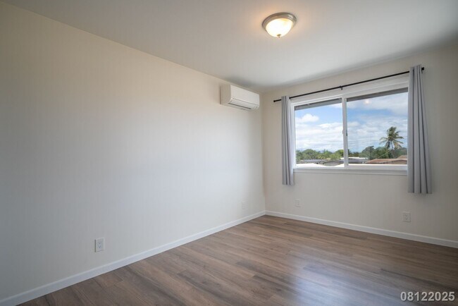 Building Photo - $4900 4BR/2.5BA Ewa Beach Unit - Energy Ef...