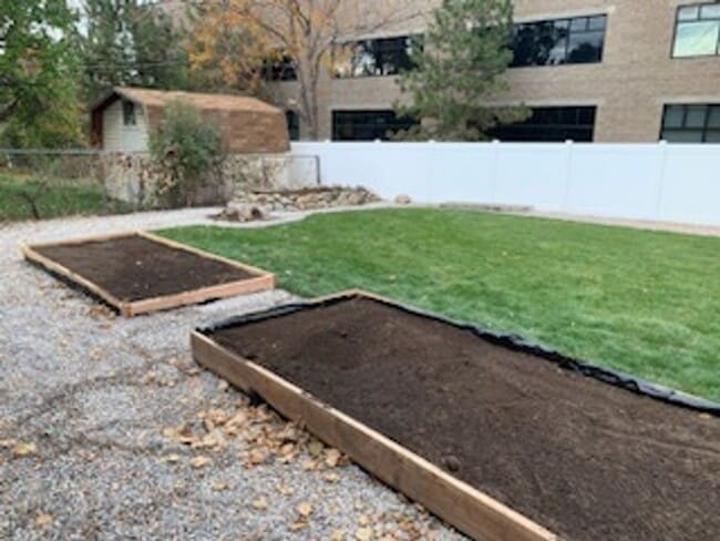 Building Photo - Cozy 4 bedroom 2 bath home in Woods Cross