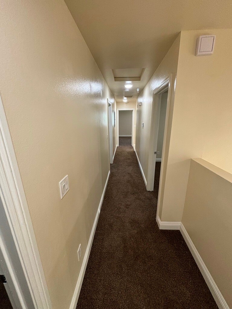 Building Photo - 1337 W 55th St