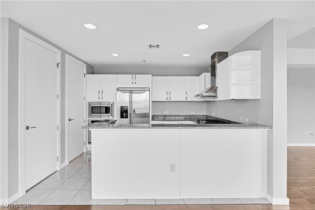 Building Photo - 4525 Dean Martin Dr