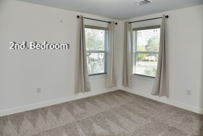 Building Photo - 5046 Van Fleet St