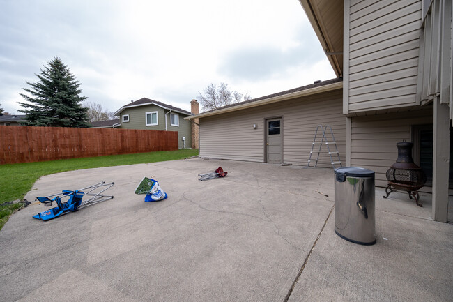 Building Photo - 1417 Raleigh Dr