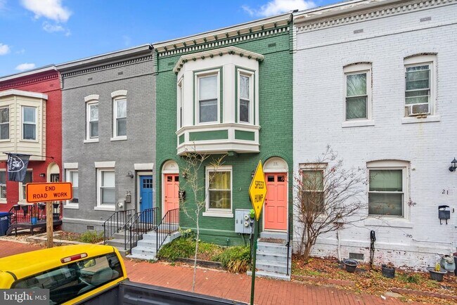 Primary Photo - 23 Bates St NW