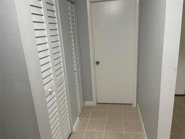 Building Photo - 2811 SW Archer Rd