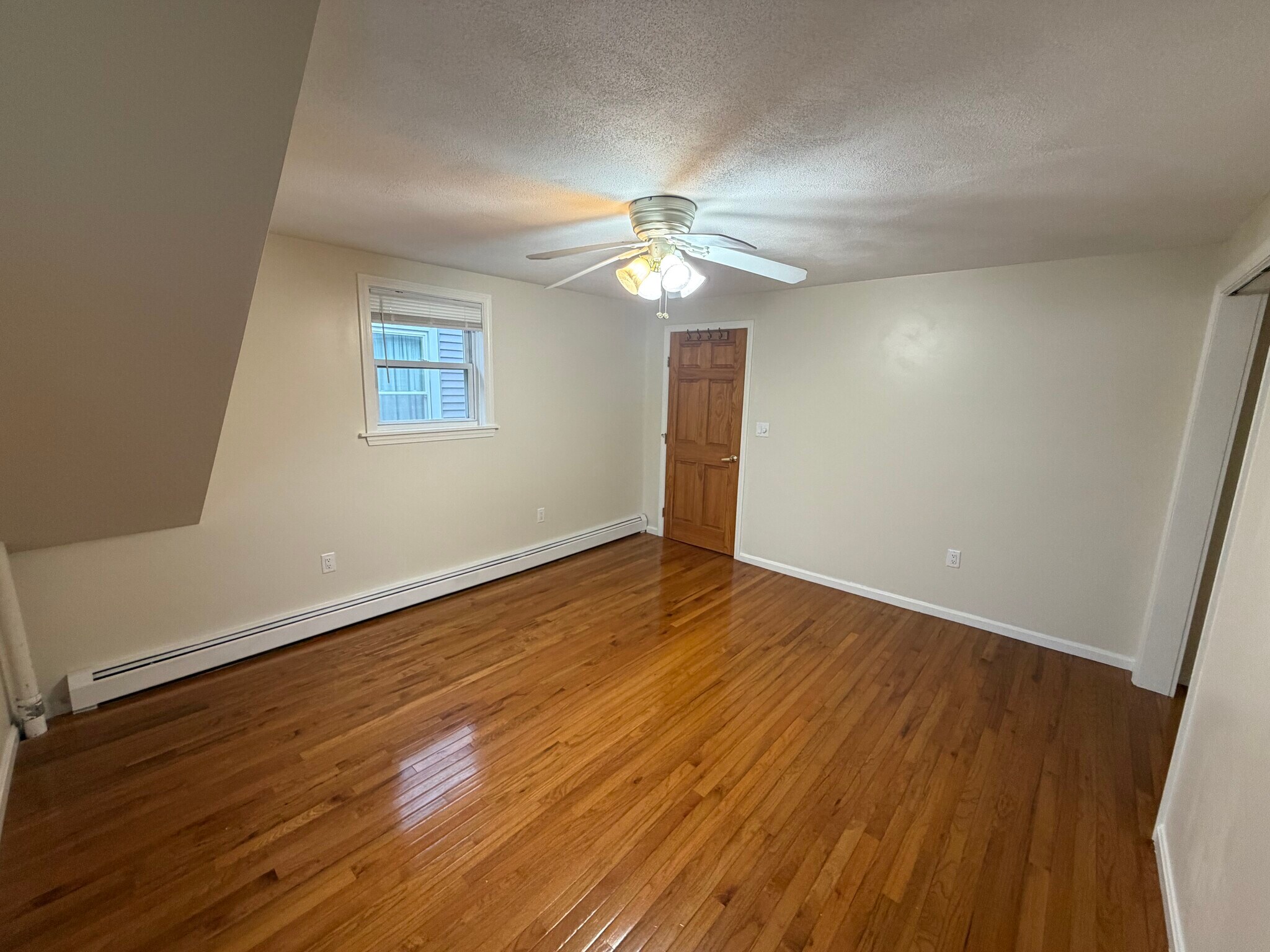 Building Photo - 67 Oak St