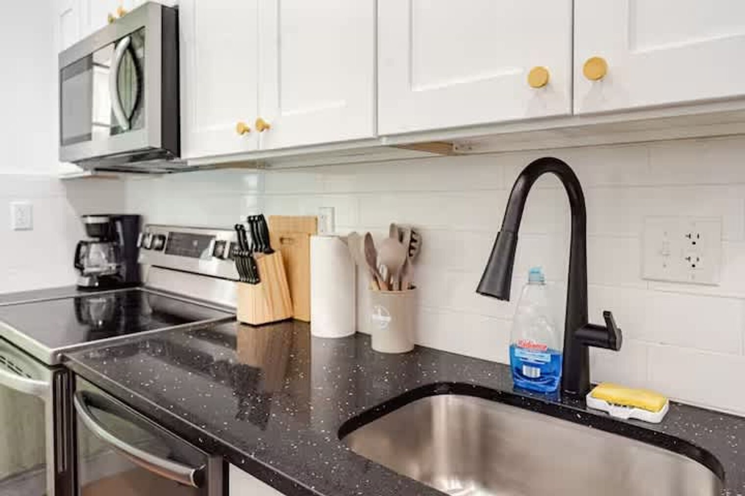 Building Photo - 1384 Ridge Ave