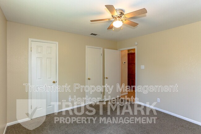 Building Photo - 1907 Windward Dr