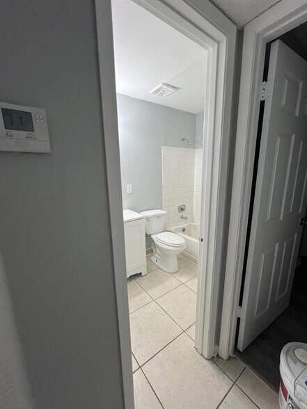 Building Photo - 1261 SW 46th Ave