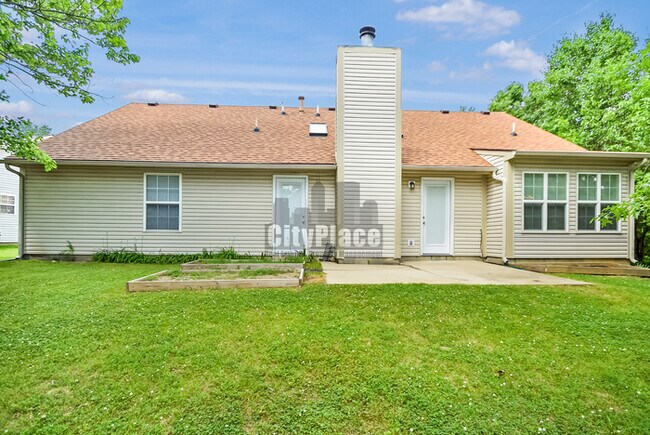 Building Photo - 740 Sweet Creek Dr