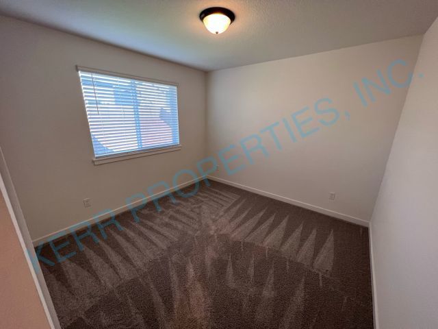 Building Photo - FREE RENT! Charming 3-Bed Home with 2.5 Baths in Serene Happy Valley – 1609 Sq Ft of Comfort!