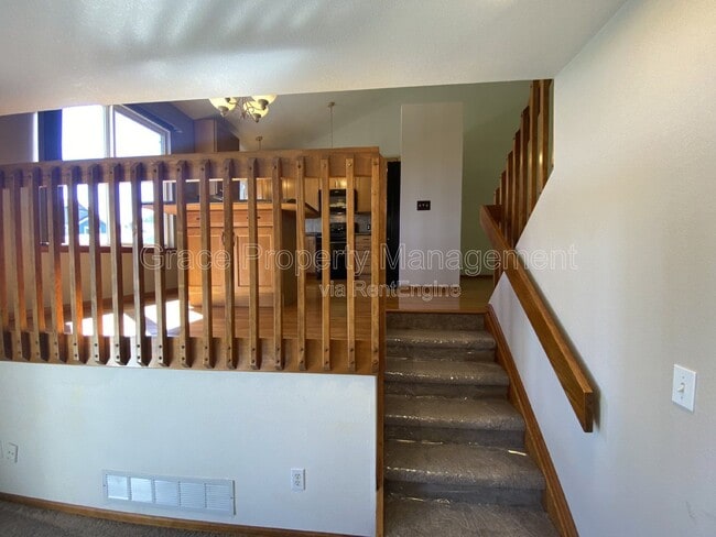 Building Photo - 13052 Grape Ct