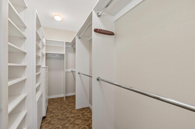 Building Photo - 780 E Palm Canyon Dr