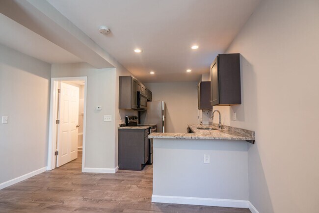 Building Photo - 9 Veto St