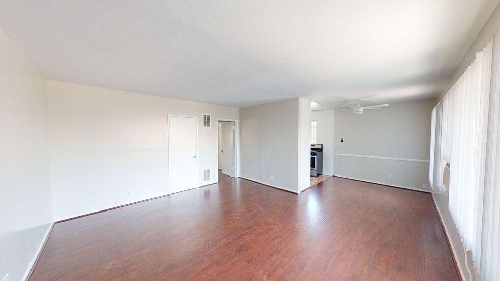 Interior Photo - 1042 Stanley