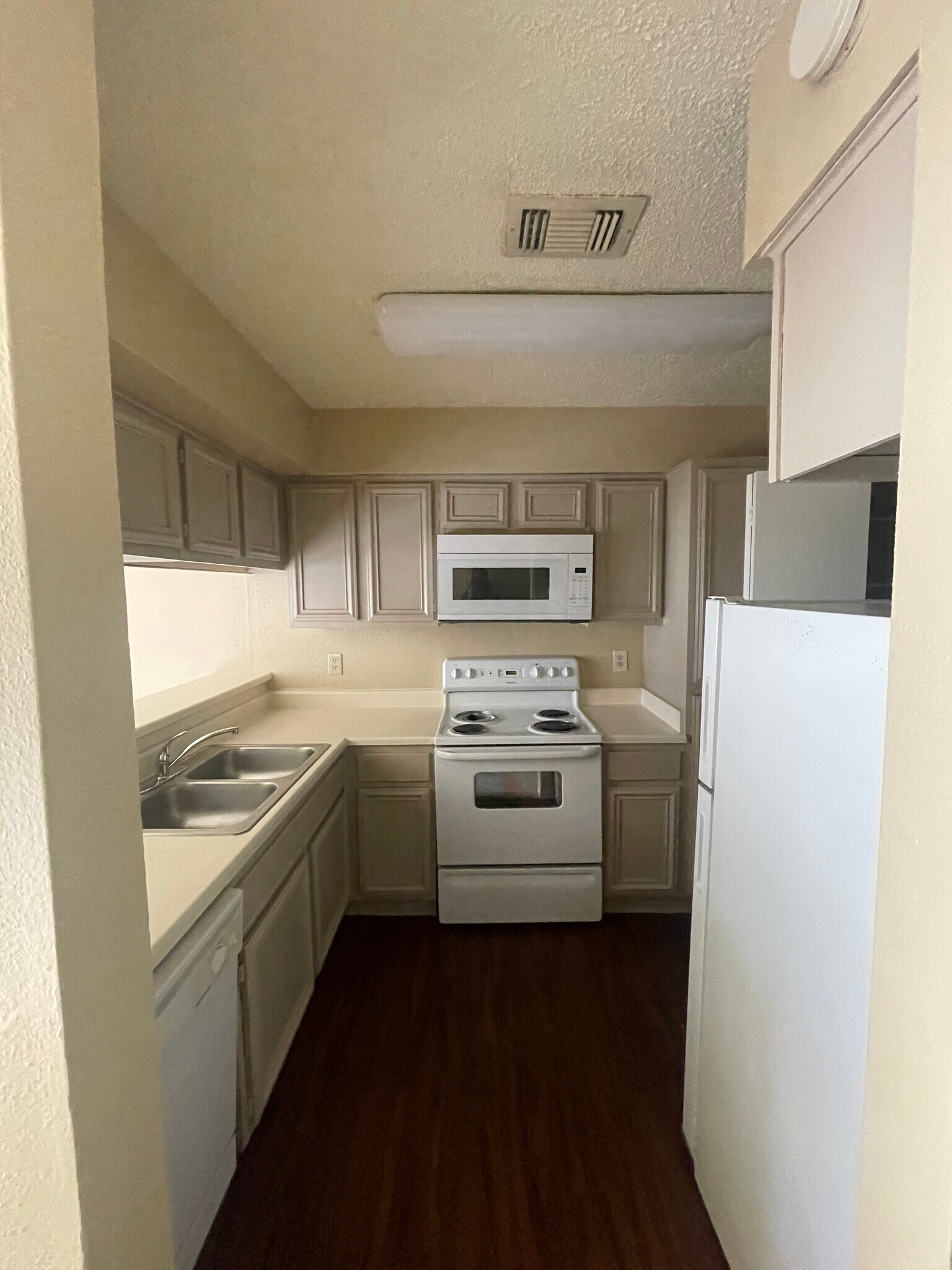 Building Photo - 2263 Millstone Dr