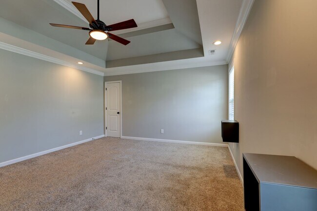 Building Photo - 1008 Meadowview Ln