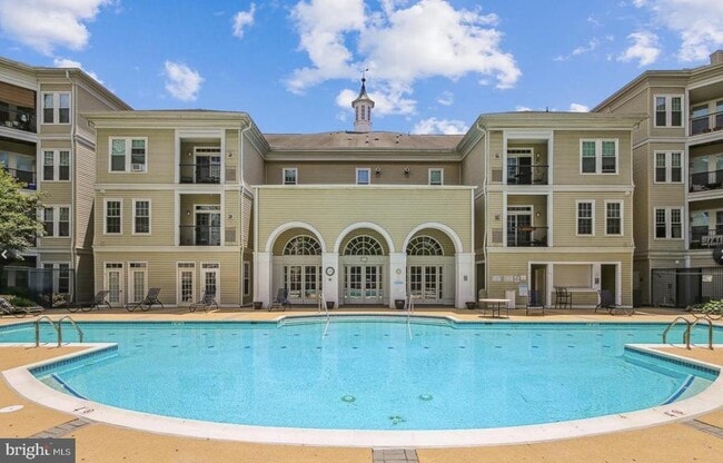 Building Photo - 2465 Army Navy Dr