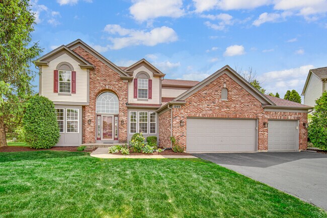 Building Photo - 1044 Oakhill Dr