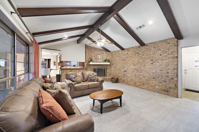 Building Photo - 4912 Goose Creek Dr