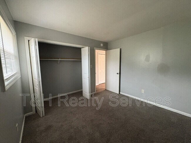 Building Photo - 10204 Catalina Dr