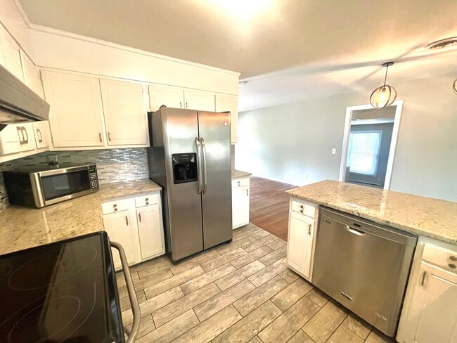 Building Photo - 1431 Glencoe Dr