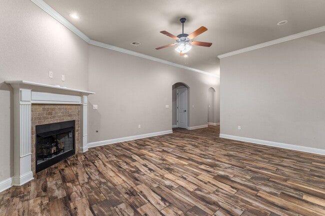 Building Photo - 2091 Eagle Dr