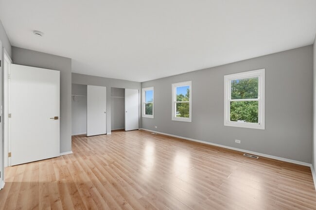 Building Photo - 5039 Chambers Dr