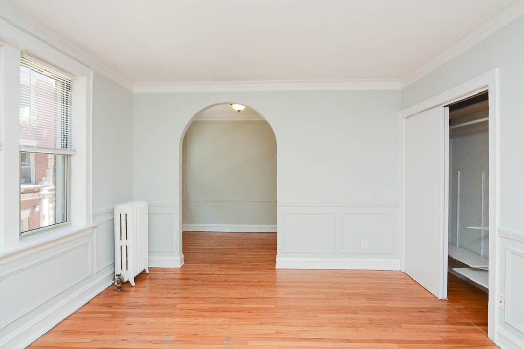 Building Photo - 545 W Surf St