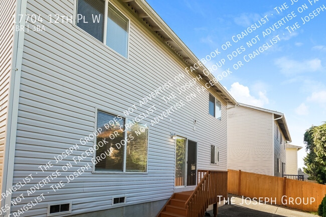 Building Photo - 17704 12th Pl W