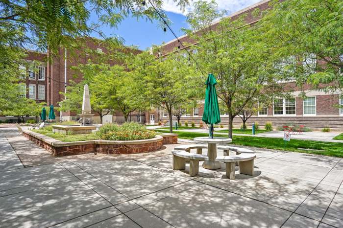 chill courtyard - 300 Tijeras Ave NE