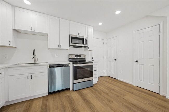 Building Photo - 9913 Porto Rico Rd