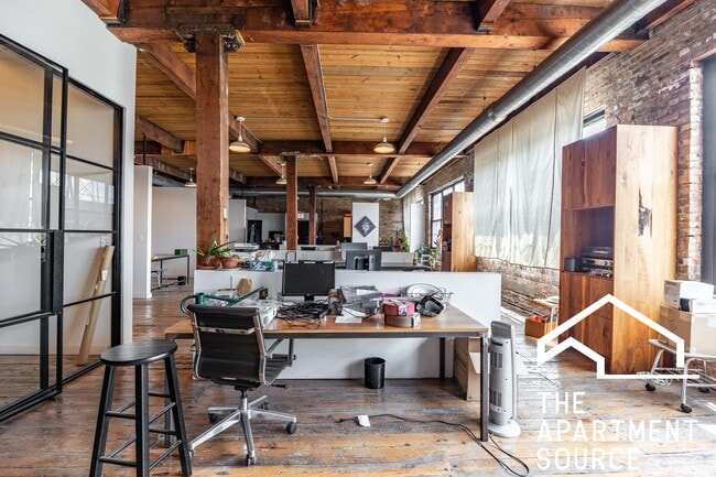 Building Photo - 3124 W Carroll Ave