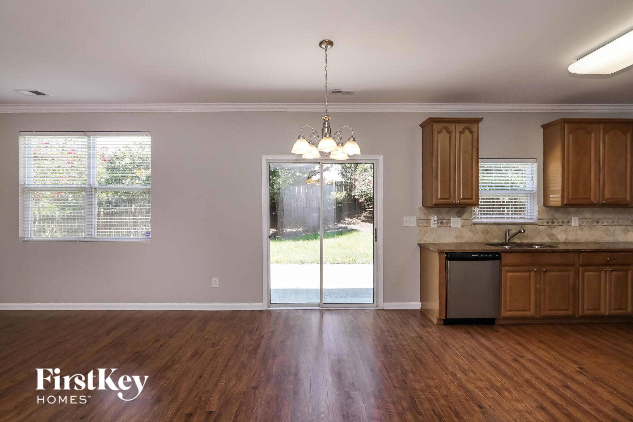 Building Photo - 7347 Lamplighter Close Dr