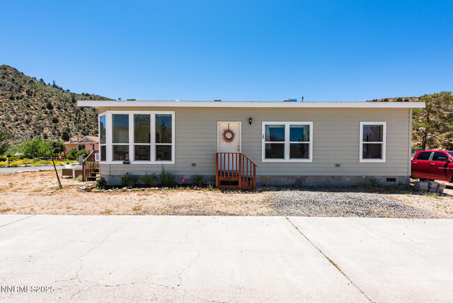 Building Photo - 108952 US-395