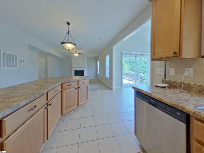 Building Photo - 1 Ridgeleigh Way