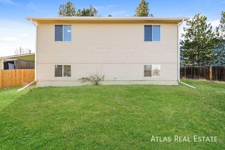 Building Photo - 1417 S Biscay Way