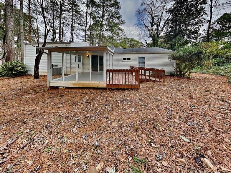 Building Photo - 4669 S Landing Dr