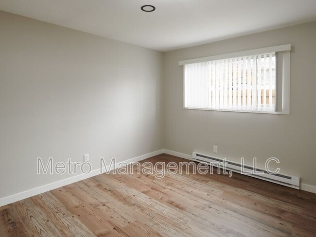 Building Photo - 8309 N Fowler Ave