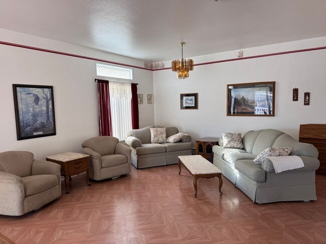 Building Photo - Fully Furnished 3Bed, 2Bath, 2Car Garage in Grand Junction City!!!!