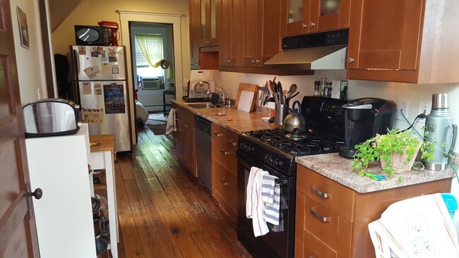 Building Photo - 78 Lawrence St