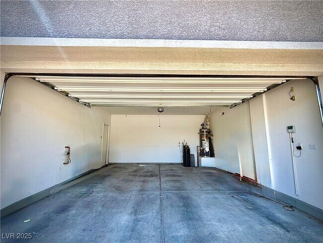 Building Photo - 5369 Alden Glen Dr