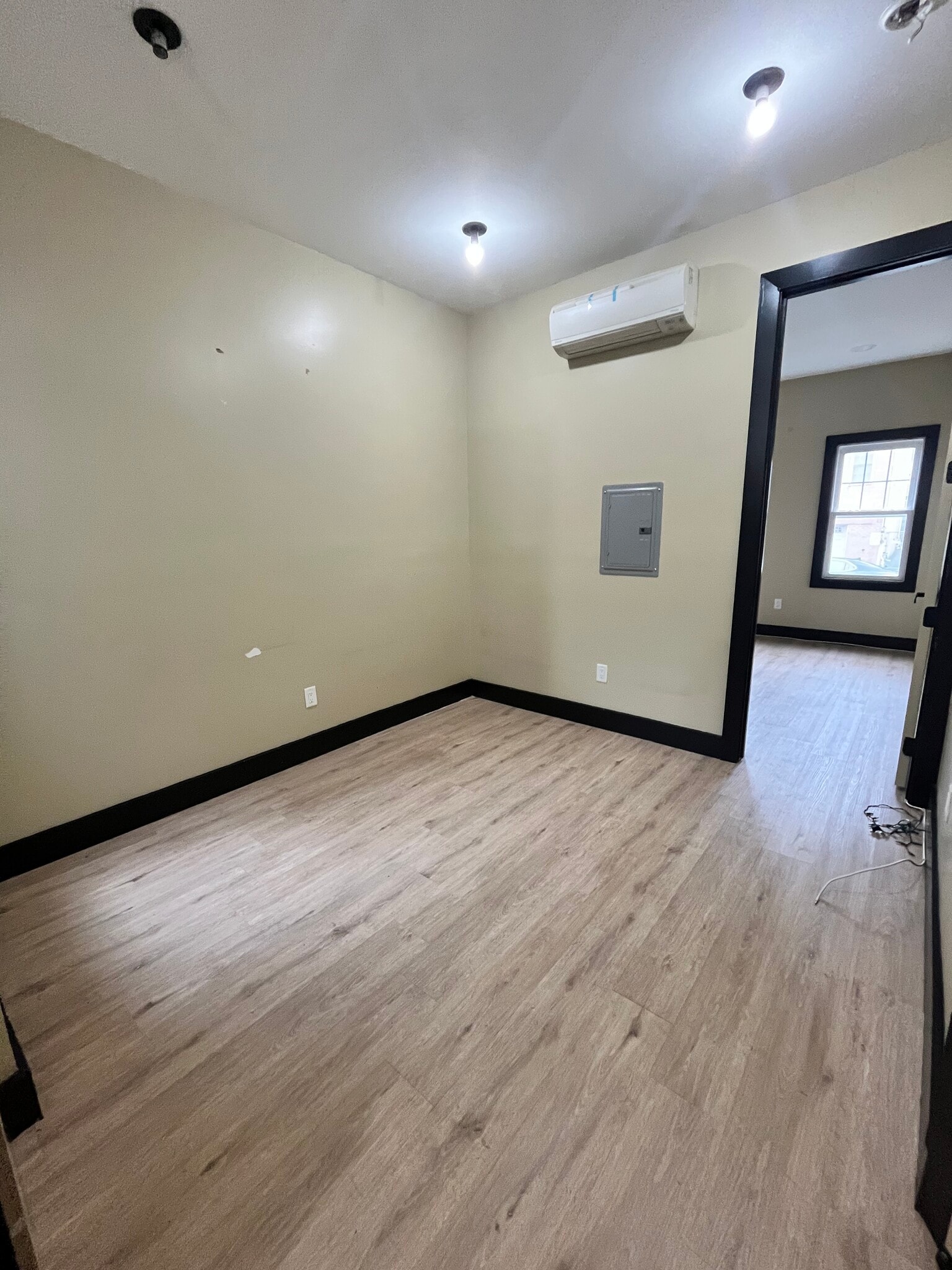 Unit 2 - 948 W Side Ave