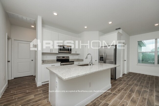 Building Photo - HOME FOR RENT!