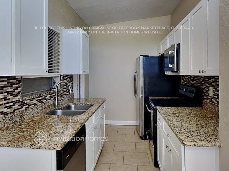 Building Photo - 3652 Prado Dr