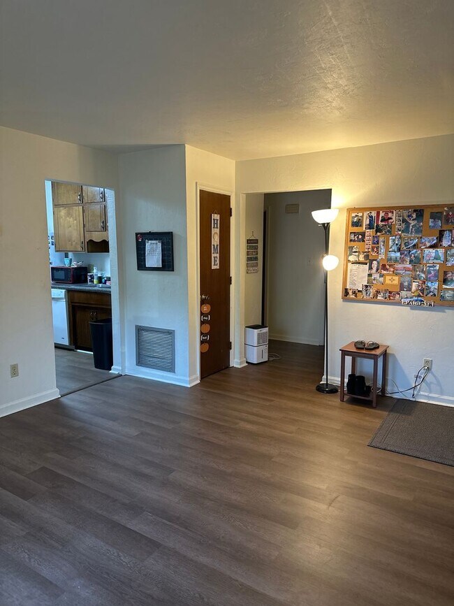 Building Photo - 3708 Donovan Dr