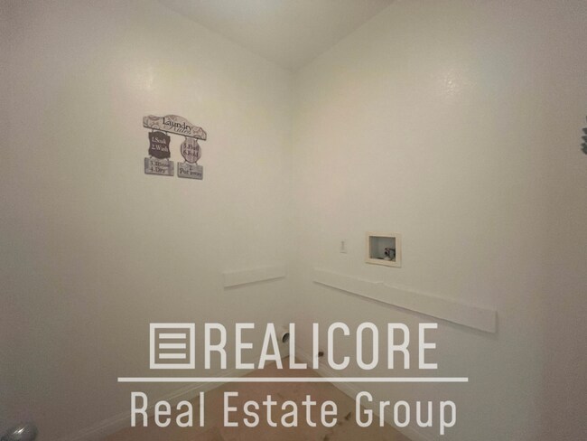 Building Photo - 11824 Greenbluff Way
