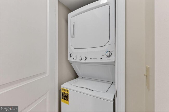 Building Photo - 555 Massachusetts Ave NW